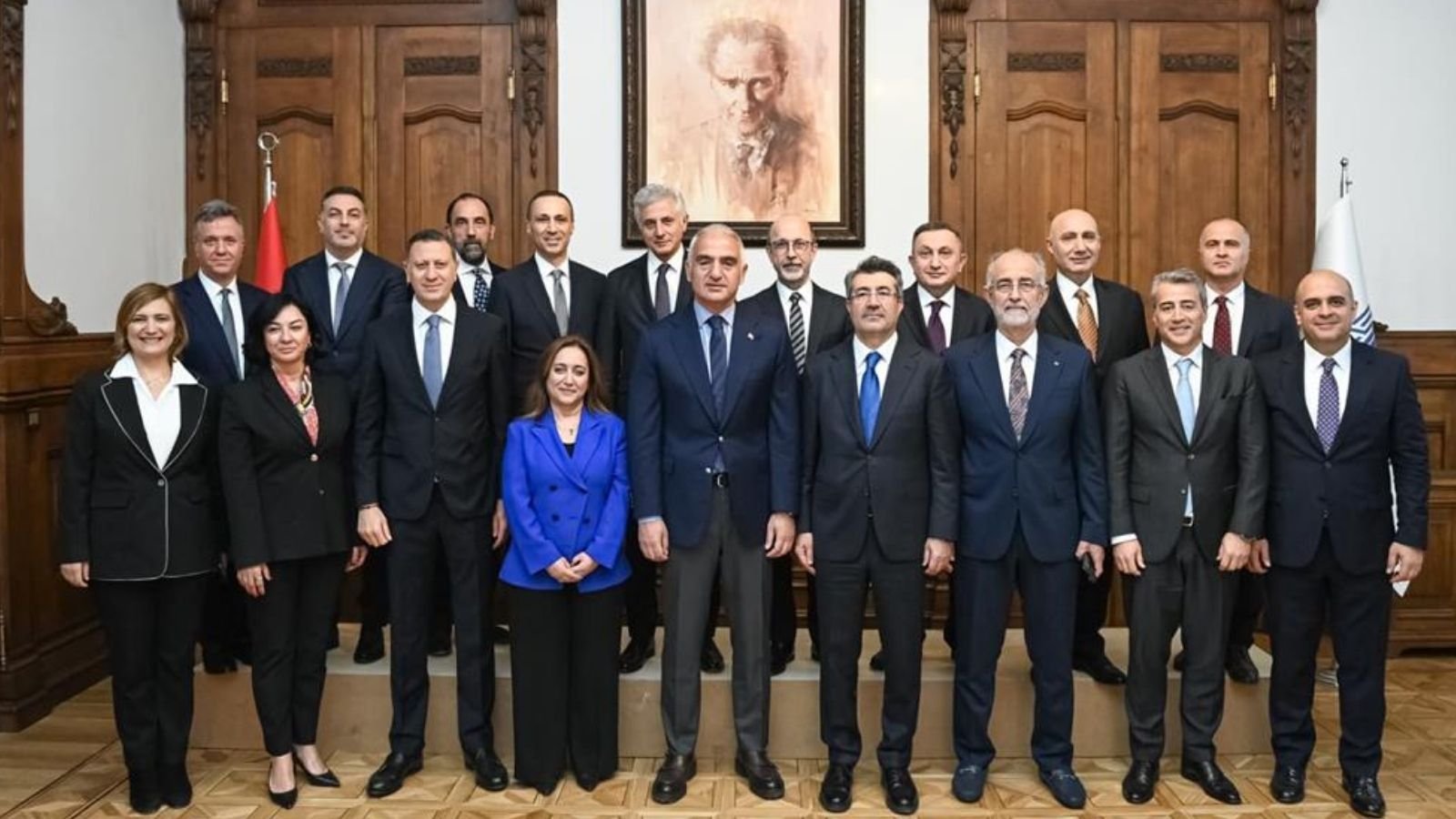 Turizm finansmanı ve bankacılık sektörü temsilcilerinin toplantısına ilişkin haber görseli