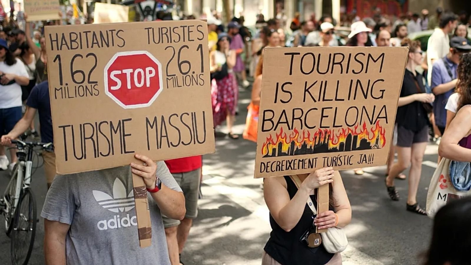 Barcelona’da aşırı turizm ve şehir merkezi kullanımına ilişkin haber görseli