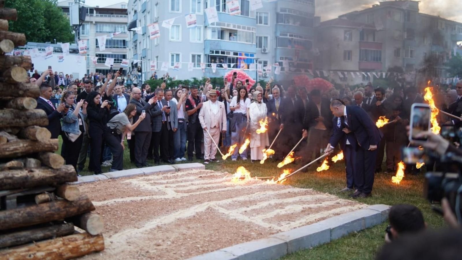 Kırklareli’nde düzenlenen Kakava Festivali ve Yaşayan Miras Şöleni açılış etkinliklerinden görüntü