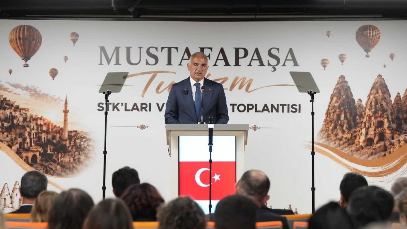 Kapadokya’daki Göreme Açık Hava Müzesi ve gece müzeciliği aydınlatmasını anlatan Bakanlık görseli