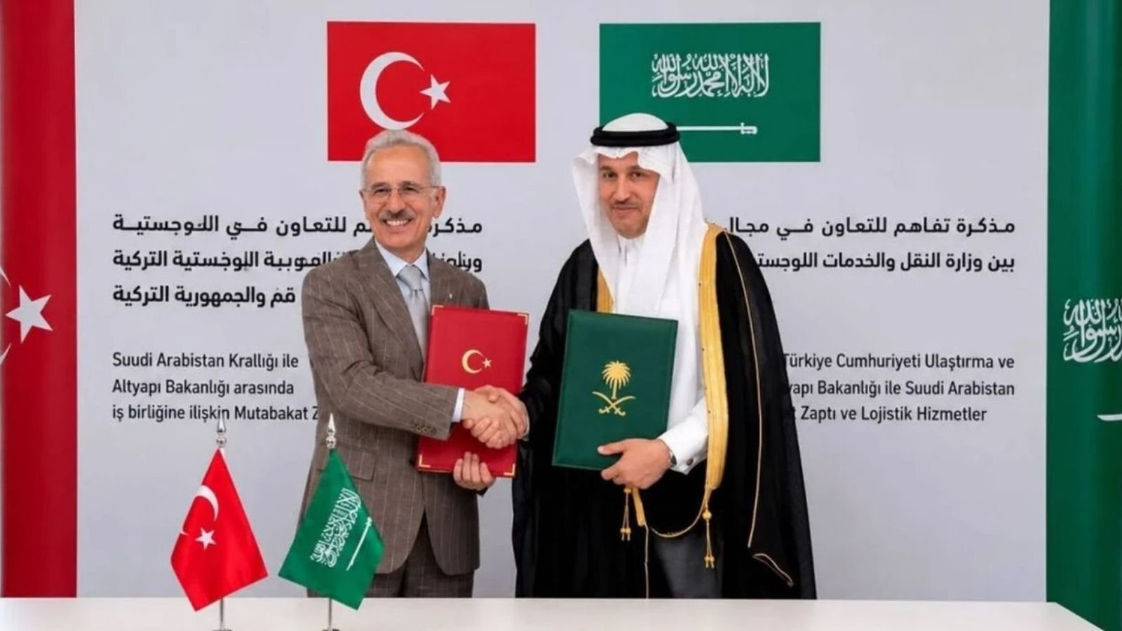 Türkiye ve Suudi Arabistan ulaştırma iş birliği görüşmesine ait resmi haber görseli