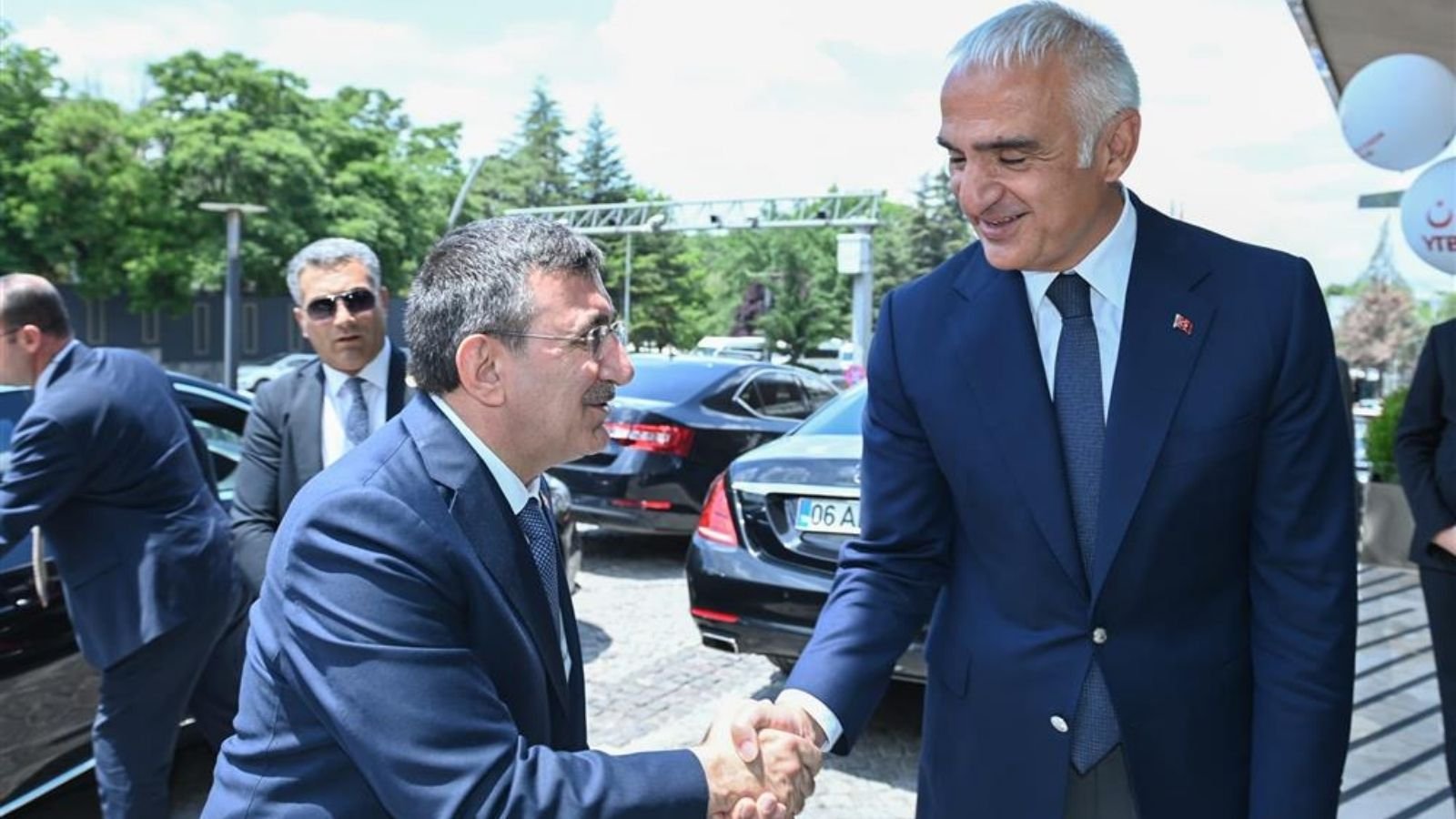 Türkiye Bursları Programı kapsamında mezun olan uluslararası öğrencilerin törenine ilişkin genel görünüm