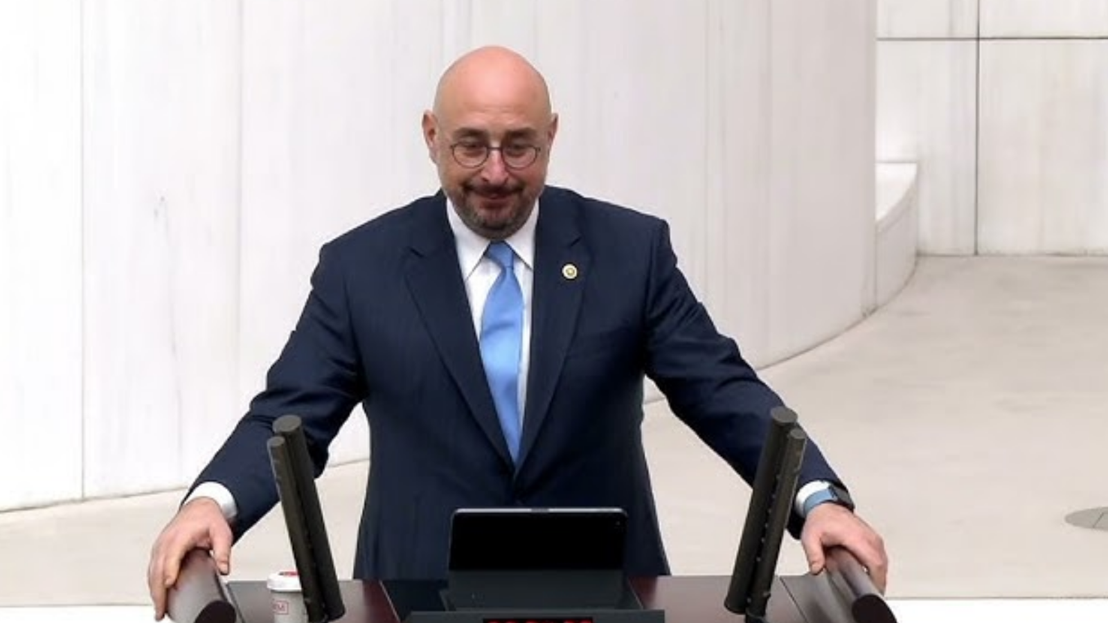 Akdeniz kıyılarındaki plastik atık kirliliği ve turizm sahilleri