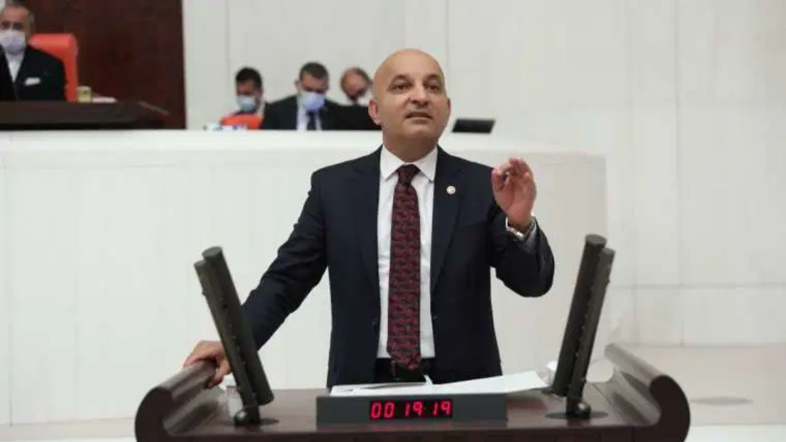 Turizm kaybı ve ekonomik maliyet tartışmasını konu alan haber görseli