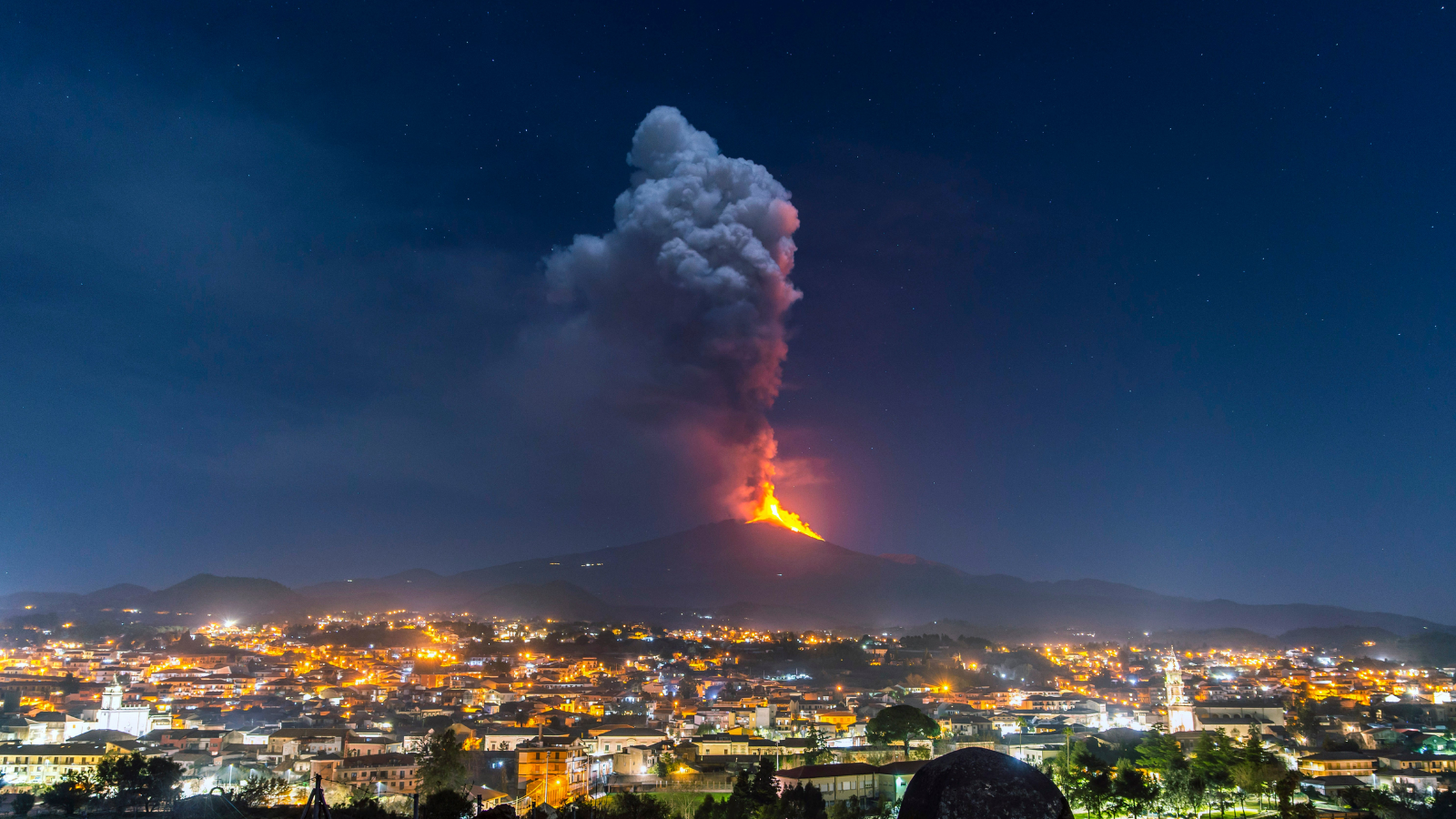 Etna Yanardağı ve Catania Havalimanı’ndaki uçuş operasyonları
