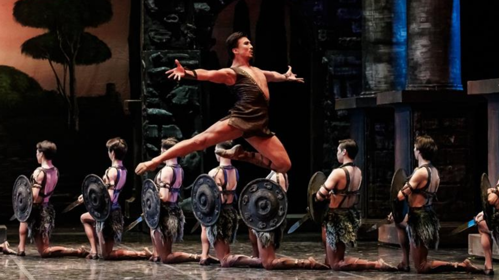 Aspendos Antik Tiyatrosu’ndaki opera ve bale gösterisi