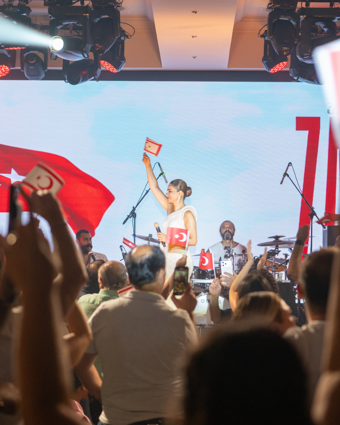 Derya Bedavacı’nın Pasha Hotel & Casino Girne’deki sahne programı