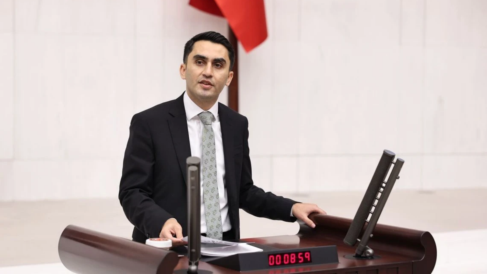 Parlak: Hakkâri’de ilçe yollarında yolculara pasaport kontrolü yapılıyor