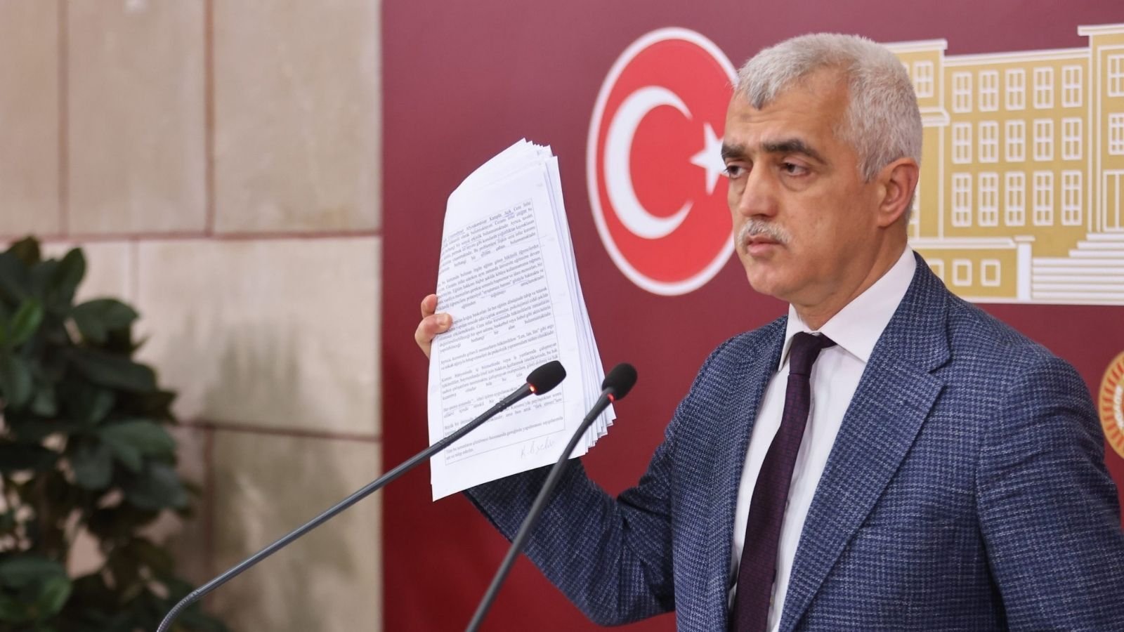 YTB’nin 2,16 milyar liralık cari transfer gideri Bakan Ersoy’a soruldu