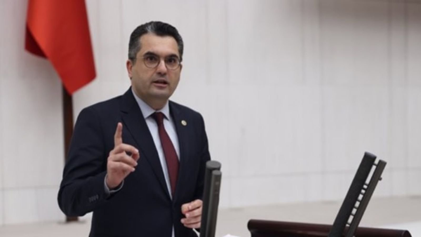 Turistlere sosyal medya erişiminde pasaportla işlem şartı Ersoy’a soruldu