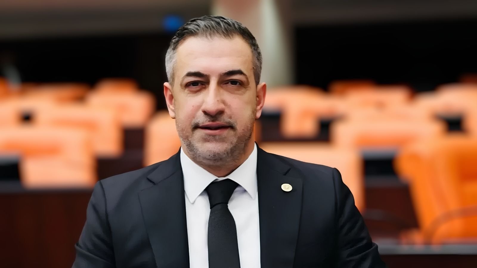 Elazığ’ın tarihî PTT binası için restorasyon takvimi Ersoy’a soruldu