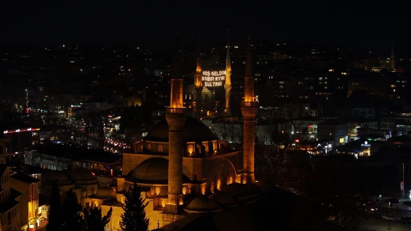 Çifte ezan geleneği Üsküdar'da yaşatılıyor