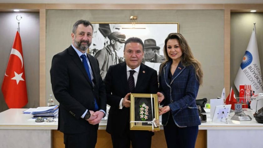 Çek Büyükelçi Stepanek, Başkan Böcek’i ziyaret etti