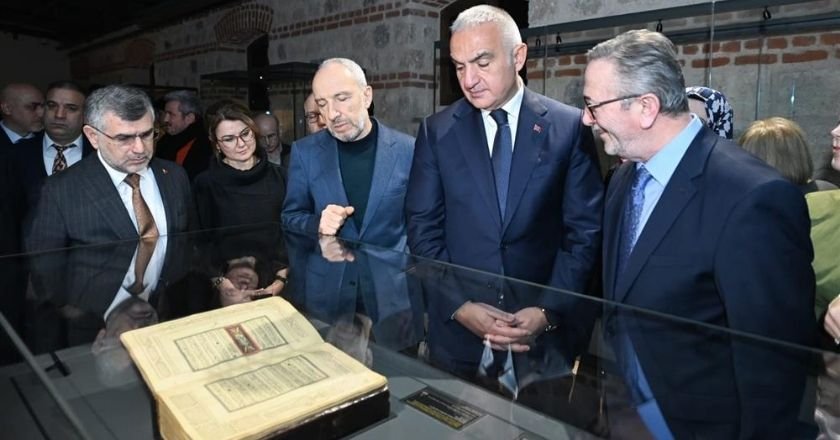 Bakan Ersoy, "Sultanların Mushafları" sergisinin açılışını gerçekleştirdi