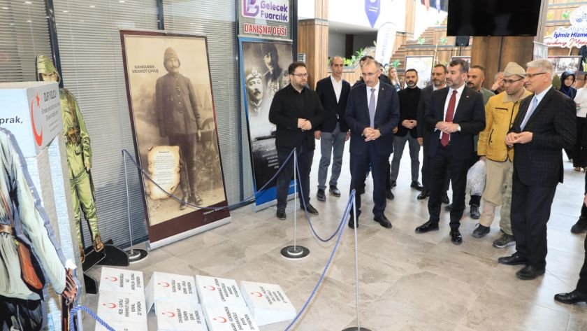Elazığ'da Çanakkale Müzesi sergisi ziyarete açıldı