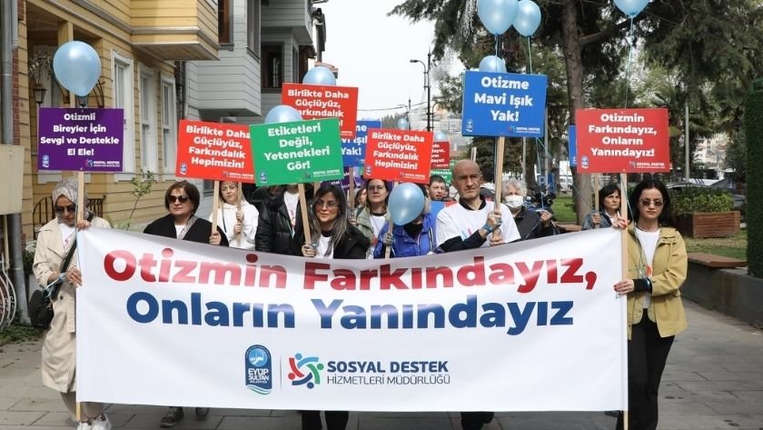 Otizm farkındalık yürüyüşü
