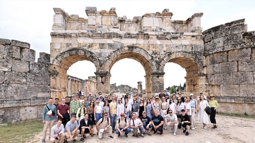 Kızıl Ordu Korosu Denizli’yi keşfetti