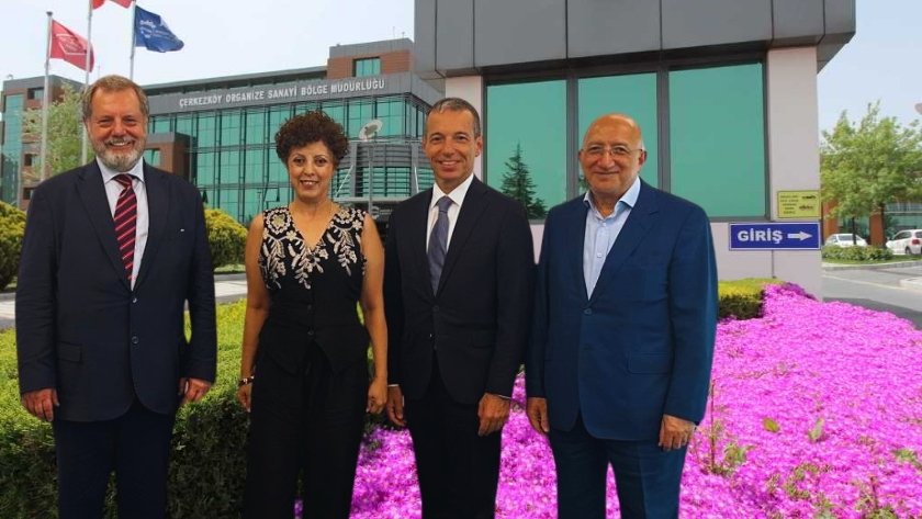 Türkiye ve dünya ekonomisi panelinde sanayiciye yol haritası sunuldu