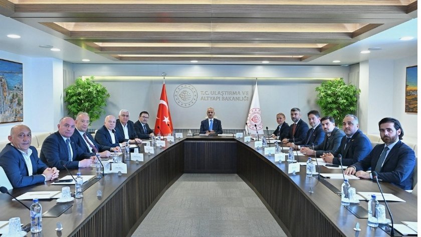 Bakan Uraloğlu ile Erzurum’un ulaşım ve altyapı projeleri görüşüldü