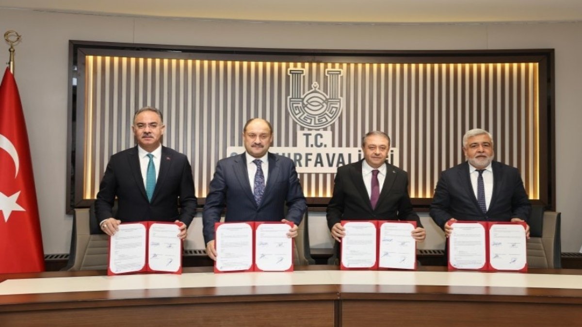 Şanlıurfa’da tarihi sokaklar modern aydınlatmayla turizme kazandırılıyor