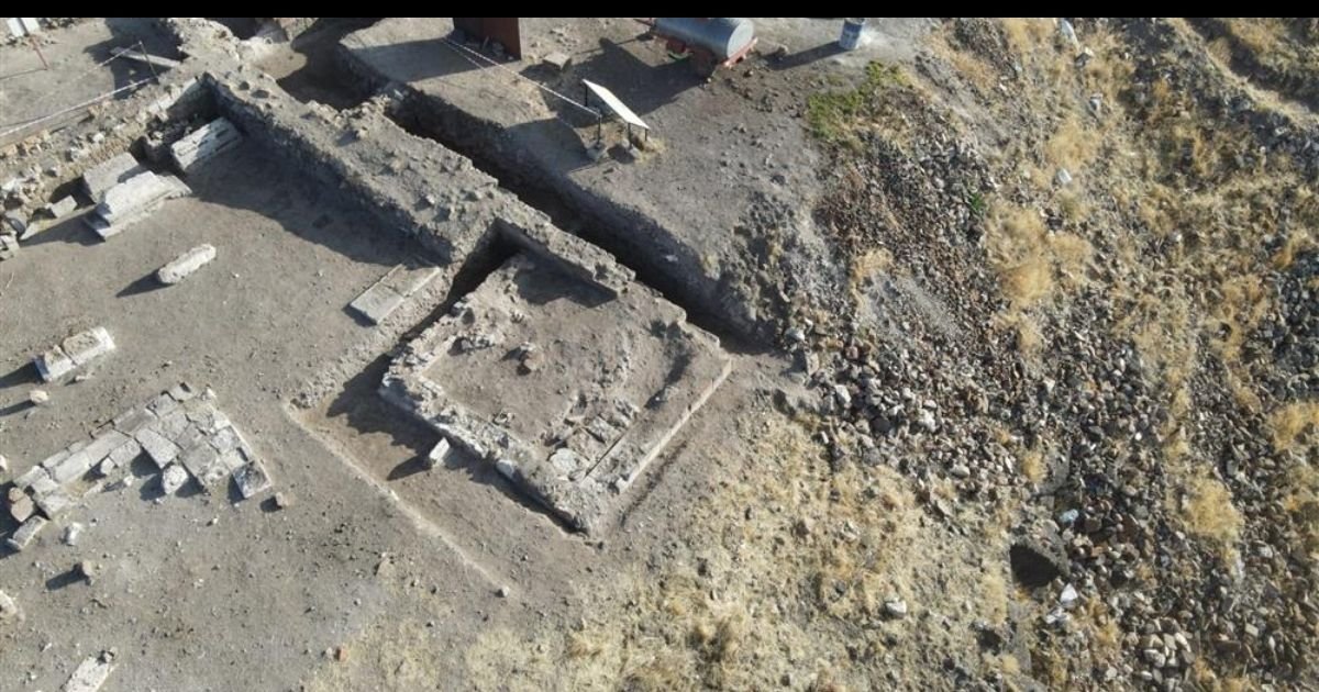 Ani Ören Yeri’nde yeni Selçuklu kümbeti bulundu