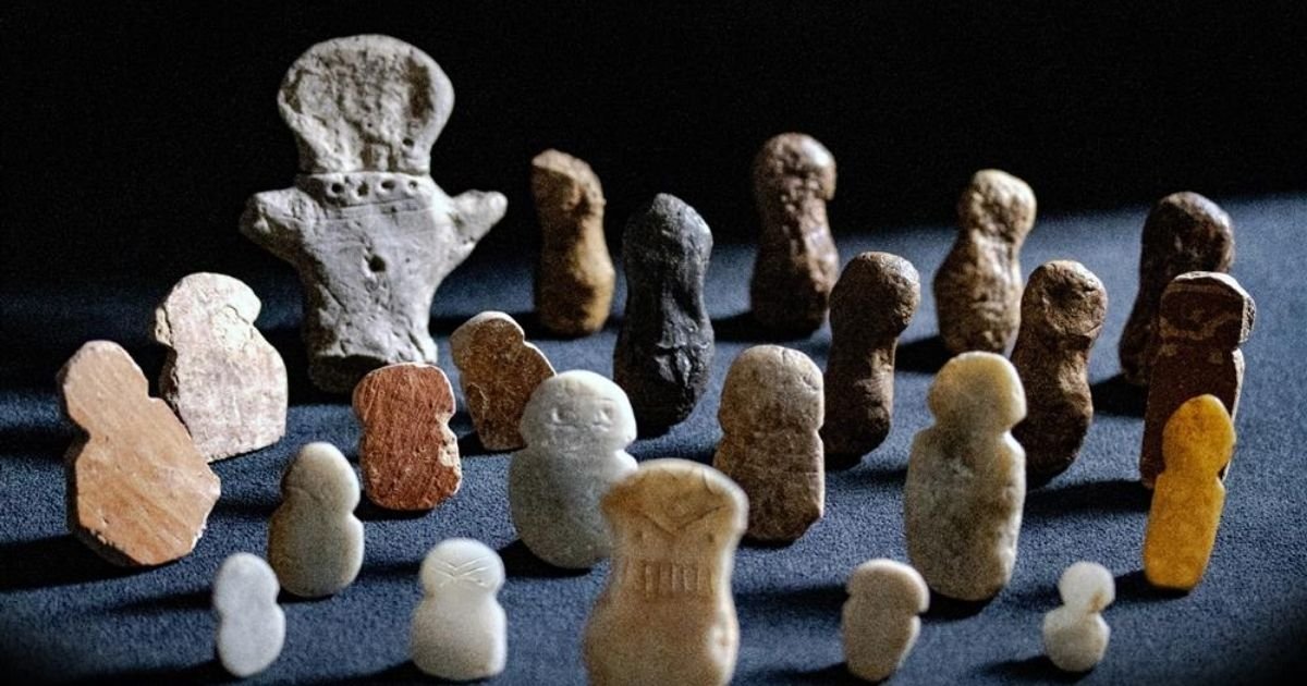 Tavşanlı Höyük kazılarında bulunan 4 bin 500 yıllık idoller