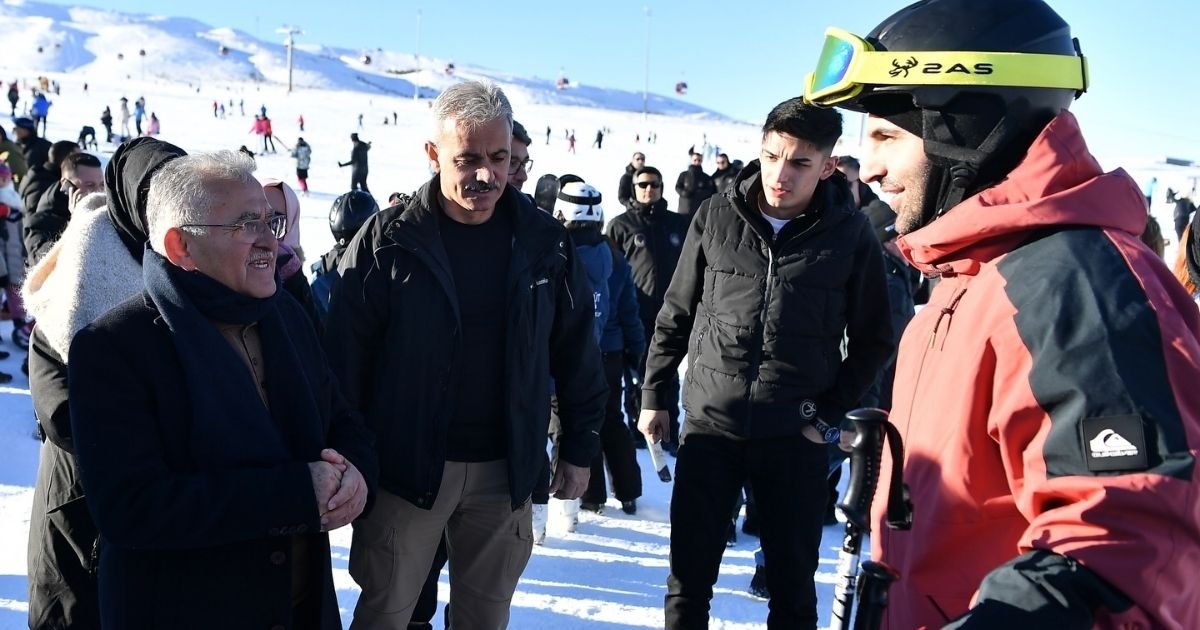 Erciyes 3 milyon ziyaretçiyle dolup taşıyor