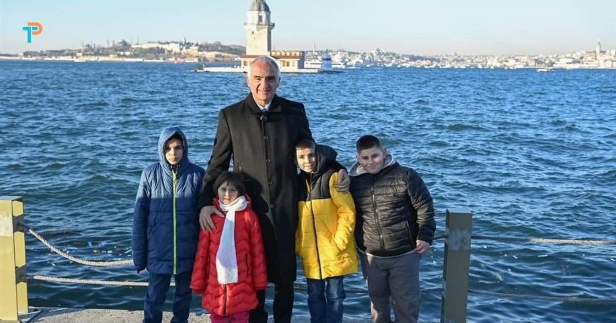 Sivaslı çocuklar Kız Kulesi’nde buluştu